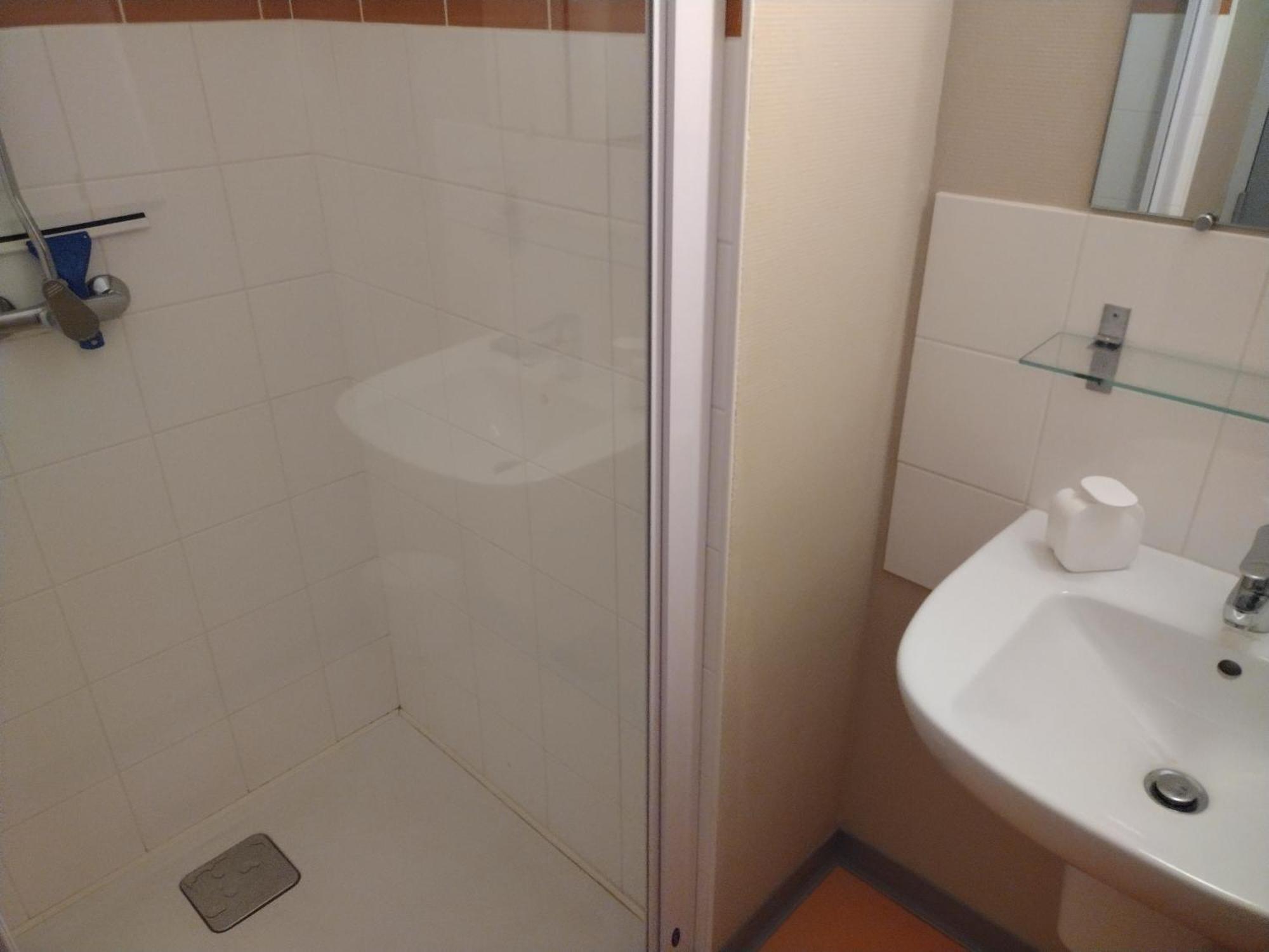 Ostal Scrignac - Gite D'Etape De La Gare Dış mekan fotoğraf