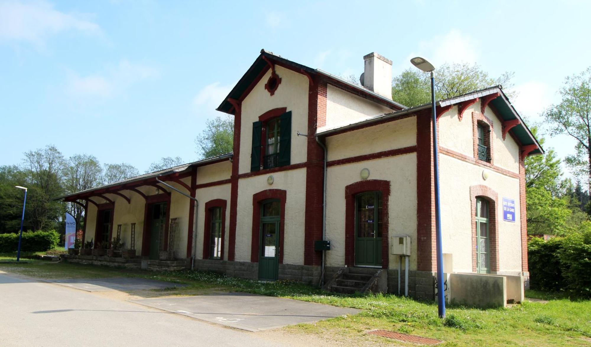 Ostal Scrignac - Gite D'Etape De La Gare Dış mekan fotoğraf
