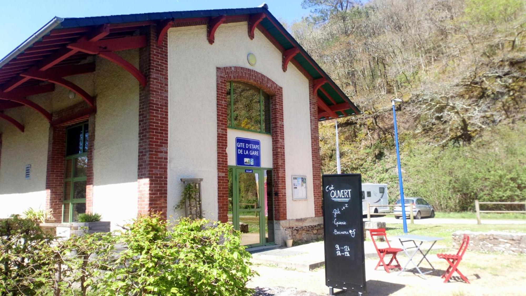 Ostal Scrignac - Gite D'Etape De La Gare Dış mekan fotoğraf